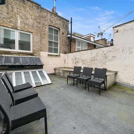 Central London Apartment * London