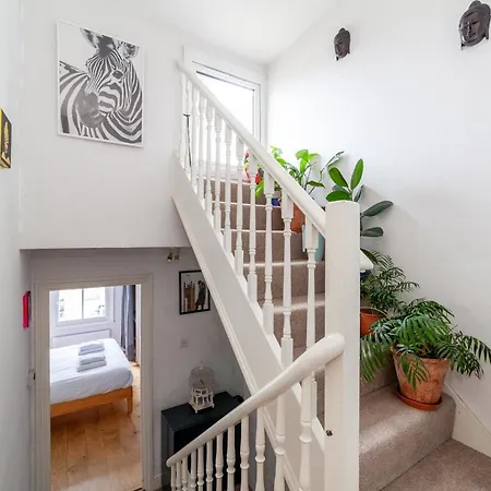 Colourful Notting Hill Apartment London