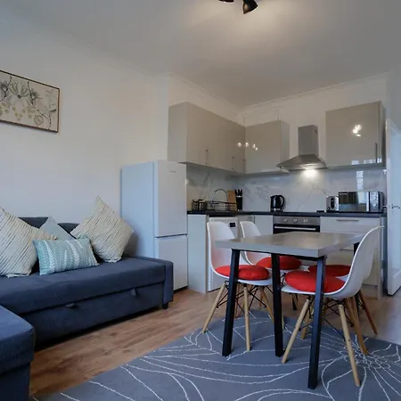 2 Bedroom By Arhouse Short Lets & Serviced Highbury With Free Wifi London