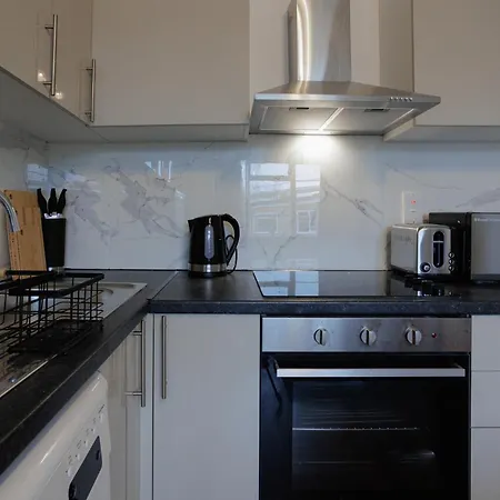 2 Bedroom By Arhouse Short Lets & Serviced Highbury With Free Wifi London