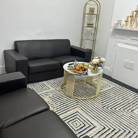 Apartment House With Private Garden London