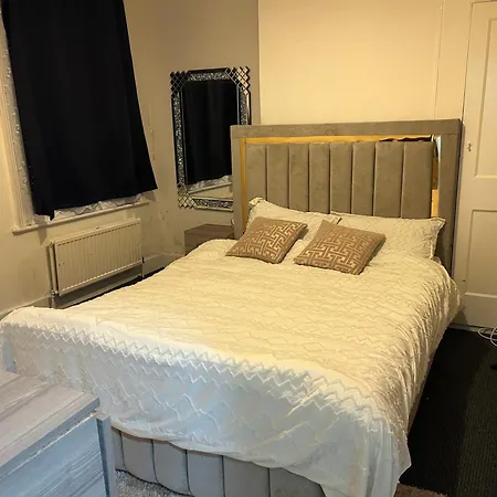 House With Private Garden * London
