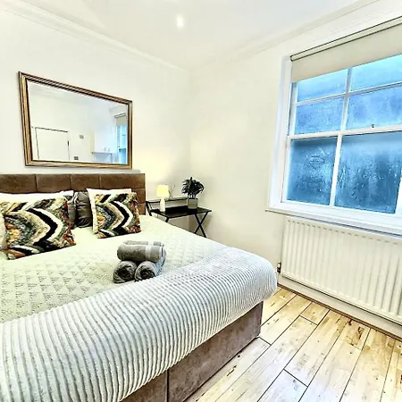 Apartamento Alluring 2-bed, 2-bath Flat On High Street Kensington, Near Kensington Palace *