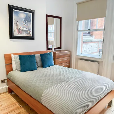 Apartamento Alluring 2-bed, 2-bath Flat On High Street Kensington, Near Kensington Palace *