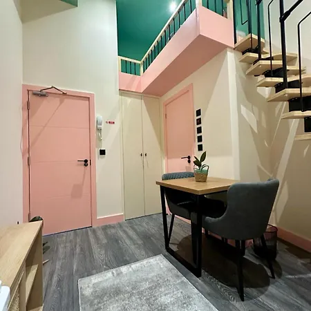 Cozy En-suite Loft In Trendy Local