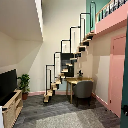 Cozy En-suite Loft In Trendy Local *