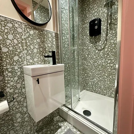 Cozy En-suite Loft In Trendy Local Gasthof *