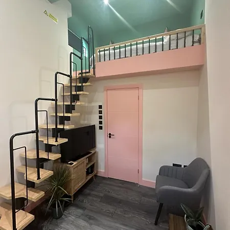 Cozy En-suite Loft In Trendy Local Gasthof