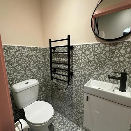 Gasthof Cozy En-suite Loft In Trendy Local London