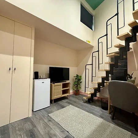 Gasthof Cozy En-suite Loft In Trendy Local
