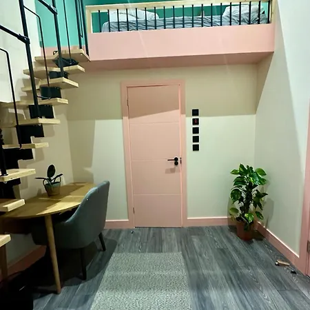 Cozy En-suite Loft In Trendy Local *