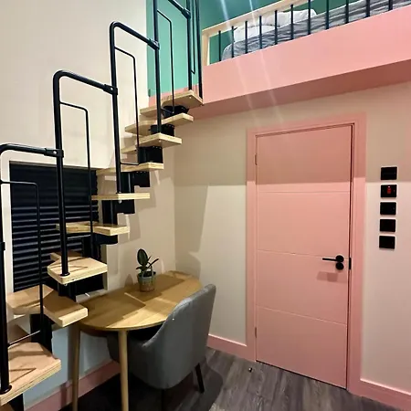 Gasthof Cozy En-suite Loft In Trendy Local