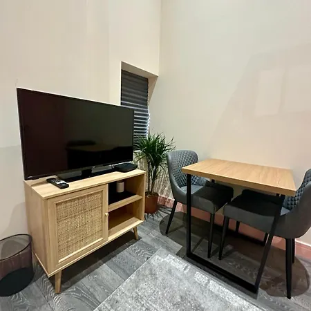 Cozy En-suite Loft In Trendy Local * London