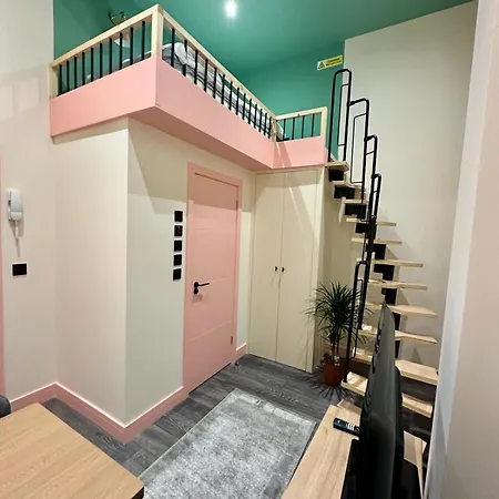 Cozy En-suite Loft In Trendy Local *