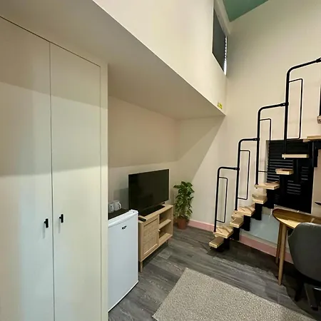 Cozy En-suite Loft In Trendy Local *
