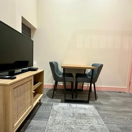 Gasthof Cozy En-suite Loft In Trendy Local *