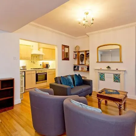 Apartment 2 Bedroom Central Victoria *