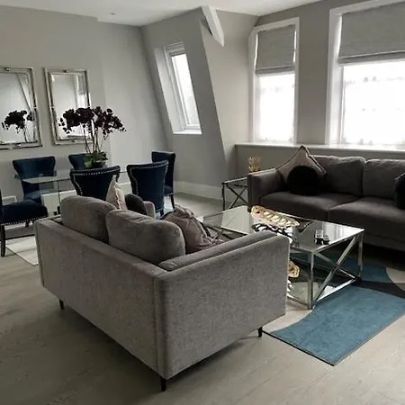 Street Residences By Aeria Apartment