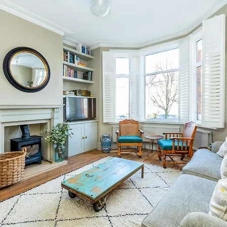 Holiday home Fantastic Edwardian 3br House W Gdn, Kensal London