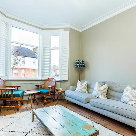 Fantastic Edwardian 3br House W Gdn, Kensal Holiday home *