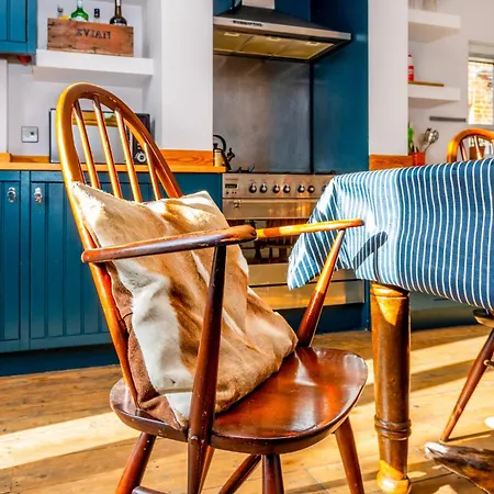Fantastic Edwardian 3br House W Gdn, Kensal Holiday home