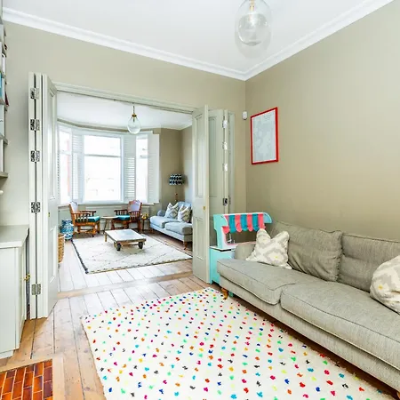 Fantastic Edwardian 3br House W Gdn, Kensal Holiday home London