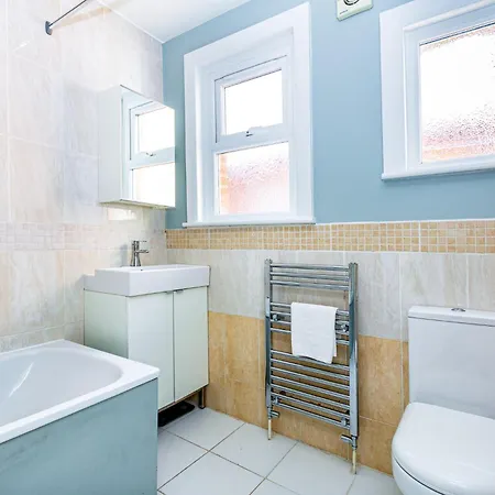 Fantastic Edwardian 3br House W Gdn, Kensal Holiday home *