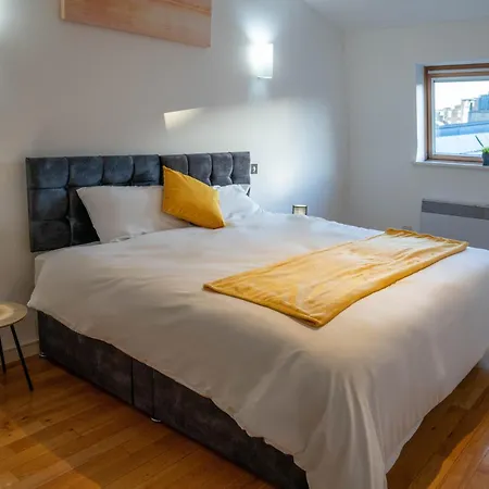 Modern & Bright Penthouse In Angel * London