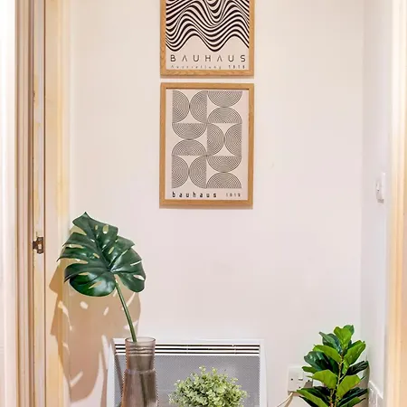 Apartment Boho Chic Tower Bridge Gem, Sleeps 8