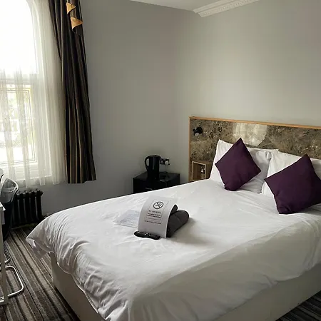 The Six Bells Hotel Enfield