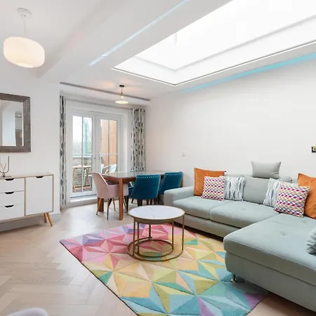 The Pearl - Luxury 5* With Park View *