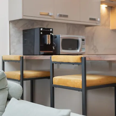 The Pearl - Luxury 5* With Park View Apartment