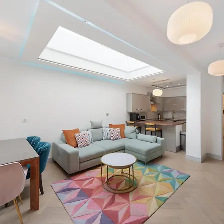 The Pearl - Luxury 5* With Park View Apartment *