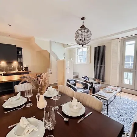 Stylish Retreat In The Heart Of Notting Hill Apartment London