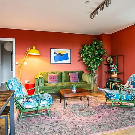 Vibrant And Modern With Canal Views