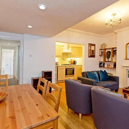 2 Bedroom Central Victoria Apartment