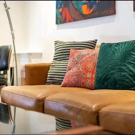 Cozy 1 Bedroom Flat In Soho *