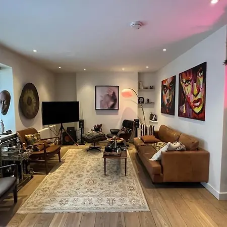 Cozy 1 Bedroom Flat In Soho Apartment