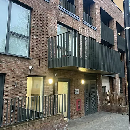 Private Flat In Apartment *