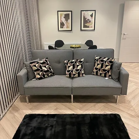 Modern X2 Bathroom*garden*wifi* Apartment *