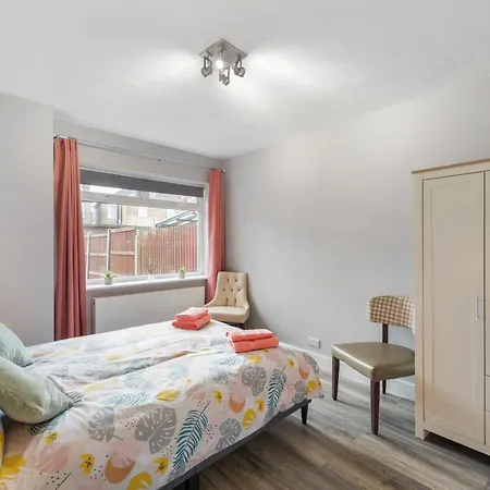 Apartment Oasis: Modern Haven Near Tube & Park Edgware