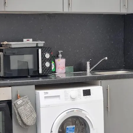 Brand New Flat Close To Turnpike Lane Tube Station Apartment London