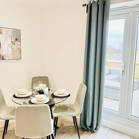 Apartment Delightful Retreat - Steps To Tube & Shops *