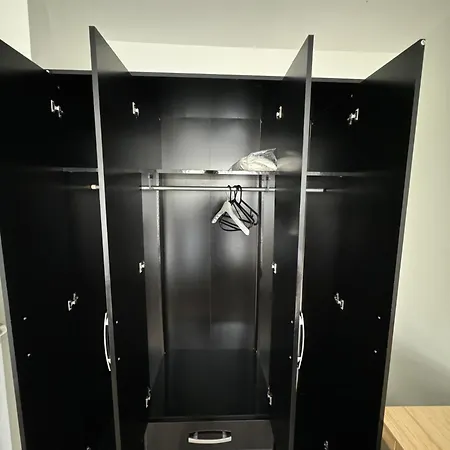 Brand New Suit 10 Min To Walk Central Line! Woodford