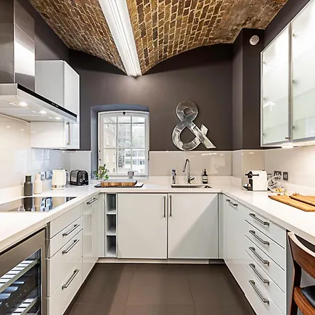 Charming In St Katharine Docks Appartement Londres