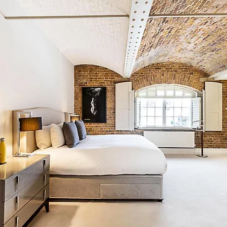 Apartment Charming In St Katharine Docks London