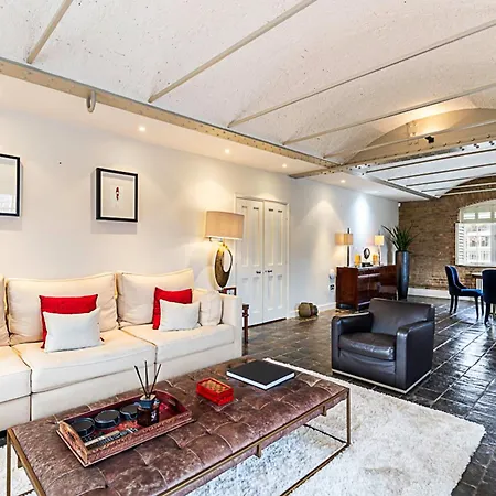 Apartment Charming In St Katharine Docks London