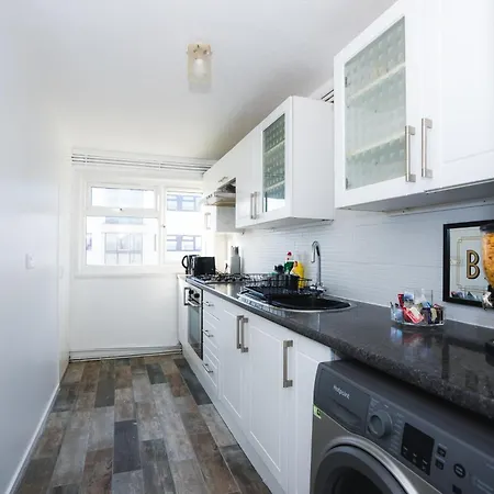 1 Bed Flat Tottenham Hale N17 Apartment *