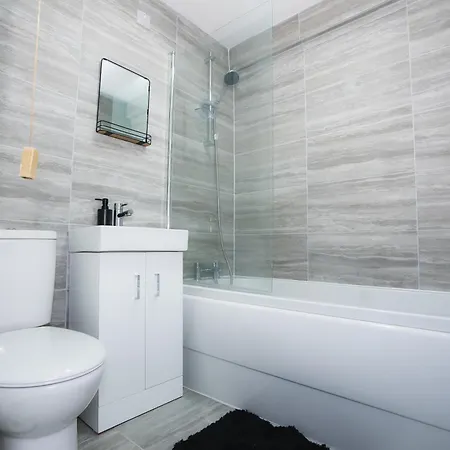 Apartment 1 Bed Flat Tottenham Hale N17 London