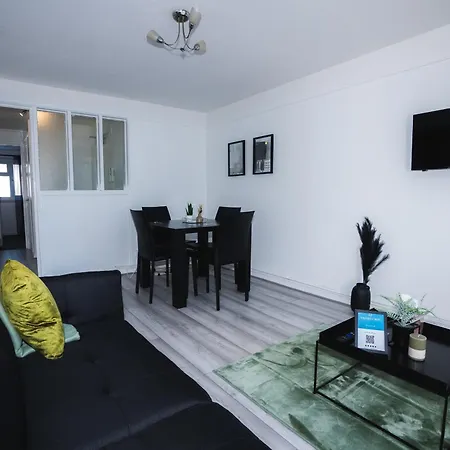 1 Bed Flat Tottenham Hale N17 * London
